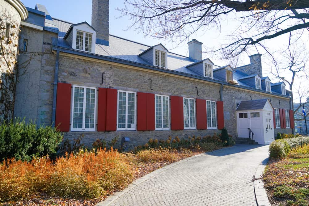 Châteauramezay在蒙特利尔，加拿大 - 法国殖民风格的房子，